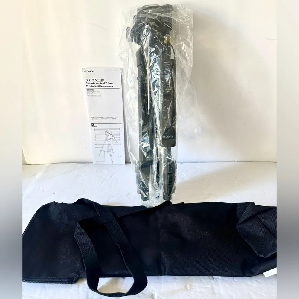 Sony VCT-60AV Video Wired Remote Control Camera Handycam Tripod w/Carrying Case